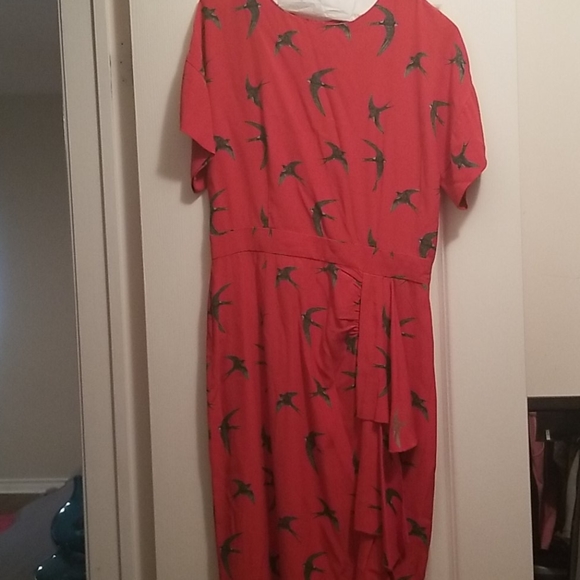 Assos dresses - Picture 2 of 2